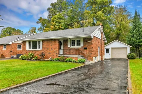 392 CHARLES Ave, Renfrew, ON K7V 3J3