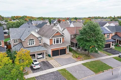 4020 CANYON WALK Dr, Blossom Park - Airport and Area, ON K1V 1X3