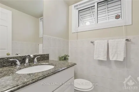 13 FALK Ave, Barrhaven, ON K4M 1L2