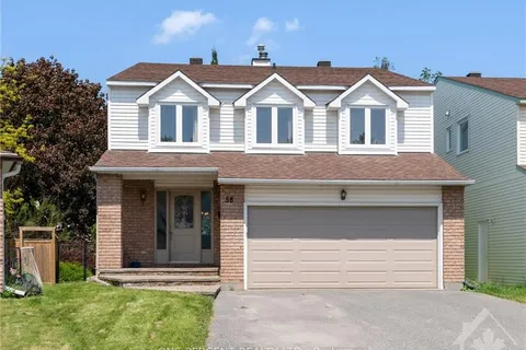 58 TOWNSEND Dr, Barrhaven, ON K2J 2V4