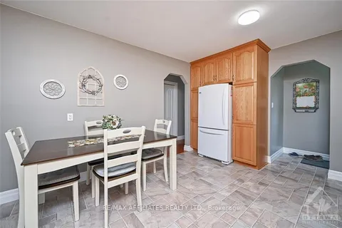 18 SALMON SIDE Rd, Rideau Lakes, ON K7A 4S5