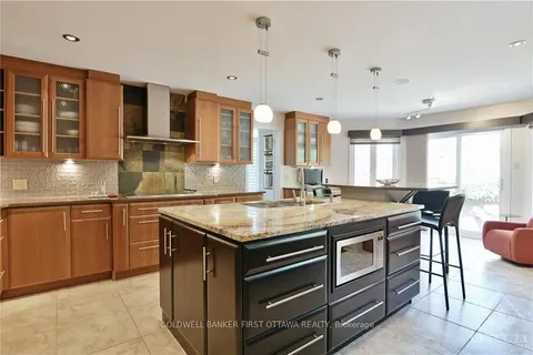 9 ROSETHORN Way, Kanata, ON K2M 1P8