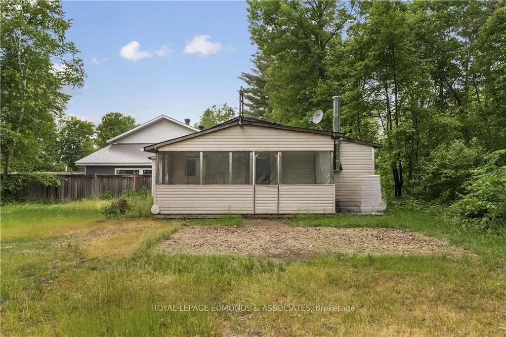 19B MOORES BEACH Rd, Whitewater Region, ON K0J 2L0