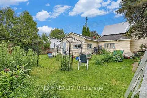 158 OTTAWA St, Mississippi Mills, ON K0A 1A0