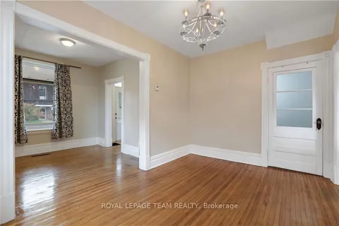 190 LOCHIEL St, Renfrew, ON K7V 1W7