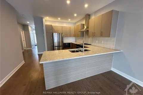 608 KNOTRIDGE St, Orleans - Convent Glen and Area, ON K1W 0M3
