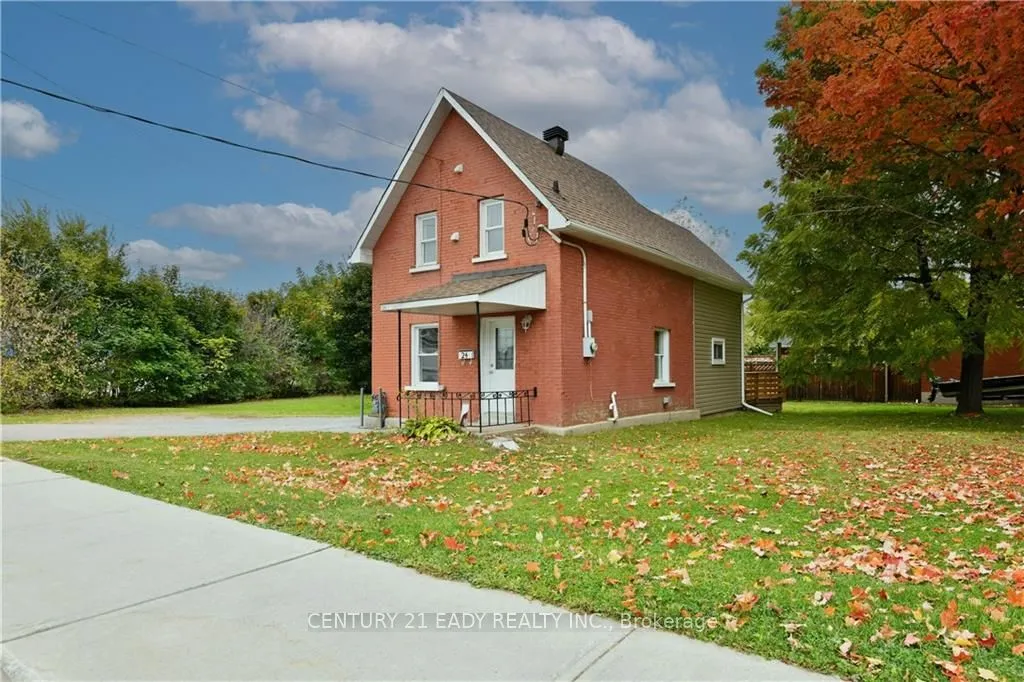 24 MUNROE Ave, Renfrew, ON K7V 3J8
