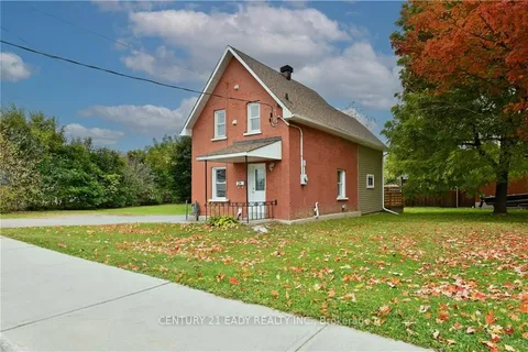 24 MUNROE Ave, Renfrew, ON K7V 3J8