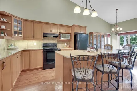 130 GRANITE Crt, Kanata, ON K2M 0A3