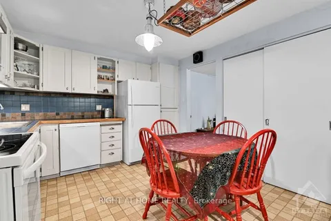 34 FARLANE Blvd, Cityview - Parkwoods Hills - Rideau Shore, ON K2E 5H4