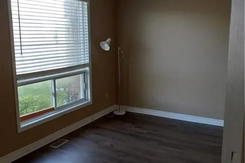 16 CRAIG St, Perth, ON K7H 3K1