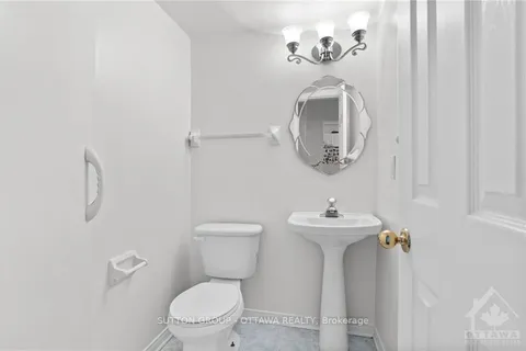 77 DAVENTRY Cres, Barrhaven, ON K2J 4M8