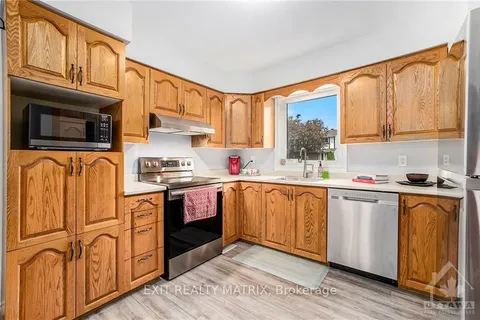 25 GLAMORGAN Dr, Kanata, ON K2L 1R1
