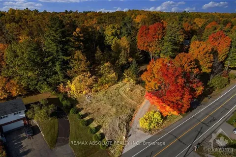 1139B RIVER Road, McNab/Braeside, ON K0A 1G0