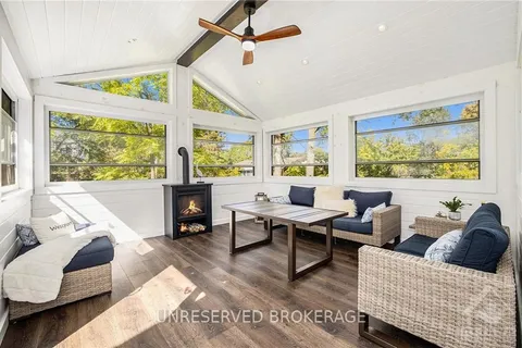 6 WHELAN St, Westport, ON K0G 1X0