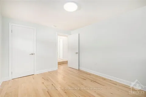 1221 NOTTING HILL Ave, Hunt Club - South Keys and Area, ON K1V 6T6