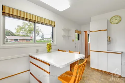 51 ASHBURN Dr, Cityview - Parkwoods Hills - Rideau Shore, ON K2E 6N4