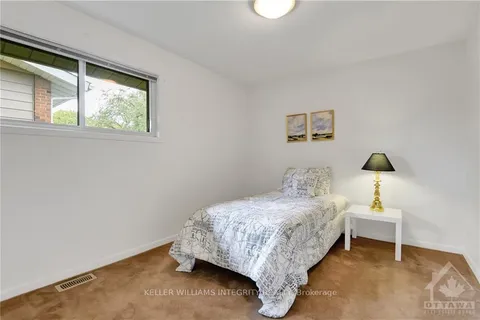 51 ASHBURN Dr, Cityview - Parkwoods Hills - Rideau Shore, ON K2E 6N4