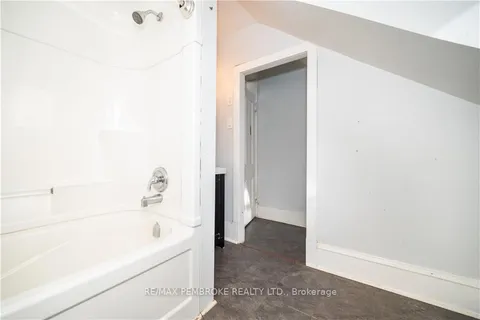 510 MILLER St, Pembroke, ON K8A 5Z8