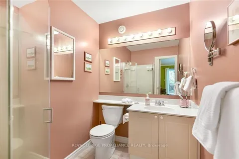 266 CHURCH St, Brockville, ON K6V 3Y7