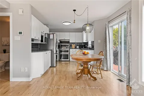 212 WILLOW CREEK Circ, Barrhaven, ON K2G 7B1