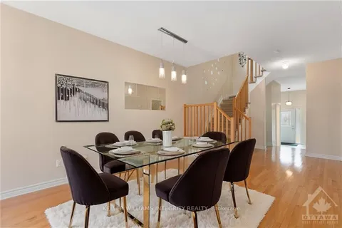 914 WHITEFORD Way, Kanata, ON K2M 0C9