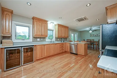 1532 BELLA VISTA Dr, Orleans - Cumberland and Area, ON K4C 1A7