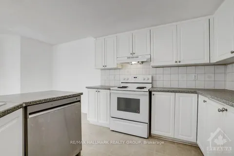 3364 MCCARTHY Rd, Hunt Club - Windsor Park Village and Area, ON K1V 1Z6