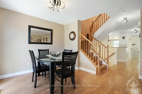 10 COLLINGTON St, Barrhaven, ON K2G 6X5