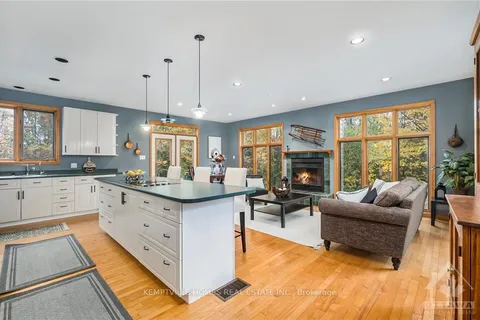 10 MEADOWGLEN Circ, North Grenville, ON K0G 1J0