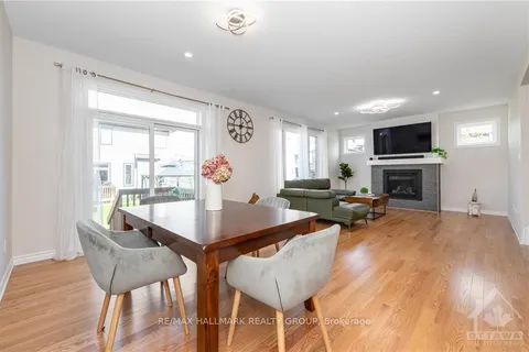 331 SPREADWING Way, Blossom Park - Airport and Area, ON K1X 0J5