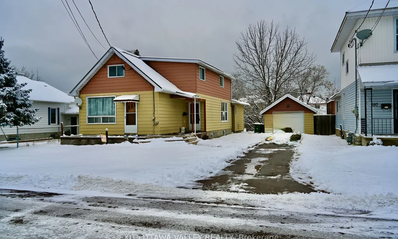 701 FISCHER St, Pembroke, ON K8A 6K4