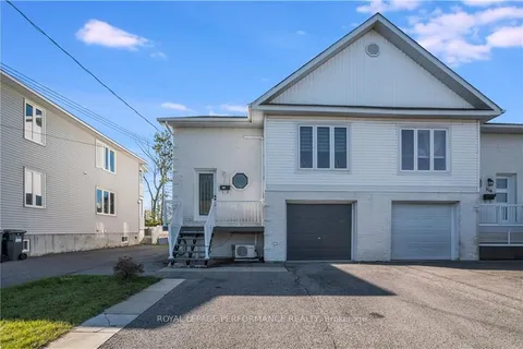 322 BERTHA St, Hawkesbury, ON K6A 2A8