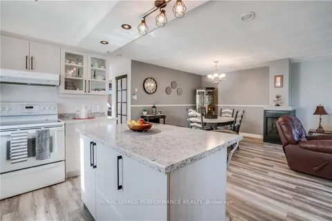 322 BERTHA St, Hawkesbury, ON K6A 2A8