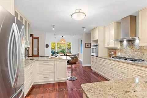 400 PLEASANT PARK Rd, Alta Vista and Area, ON K1H 5N1