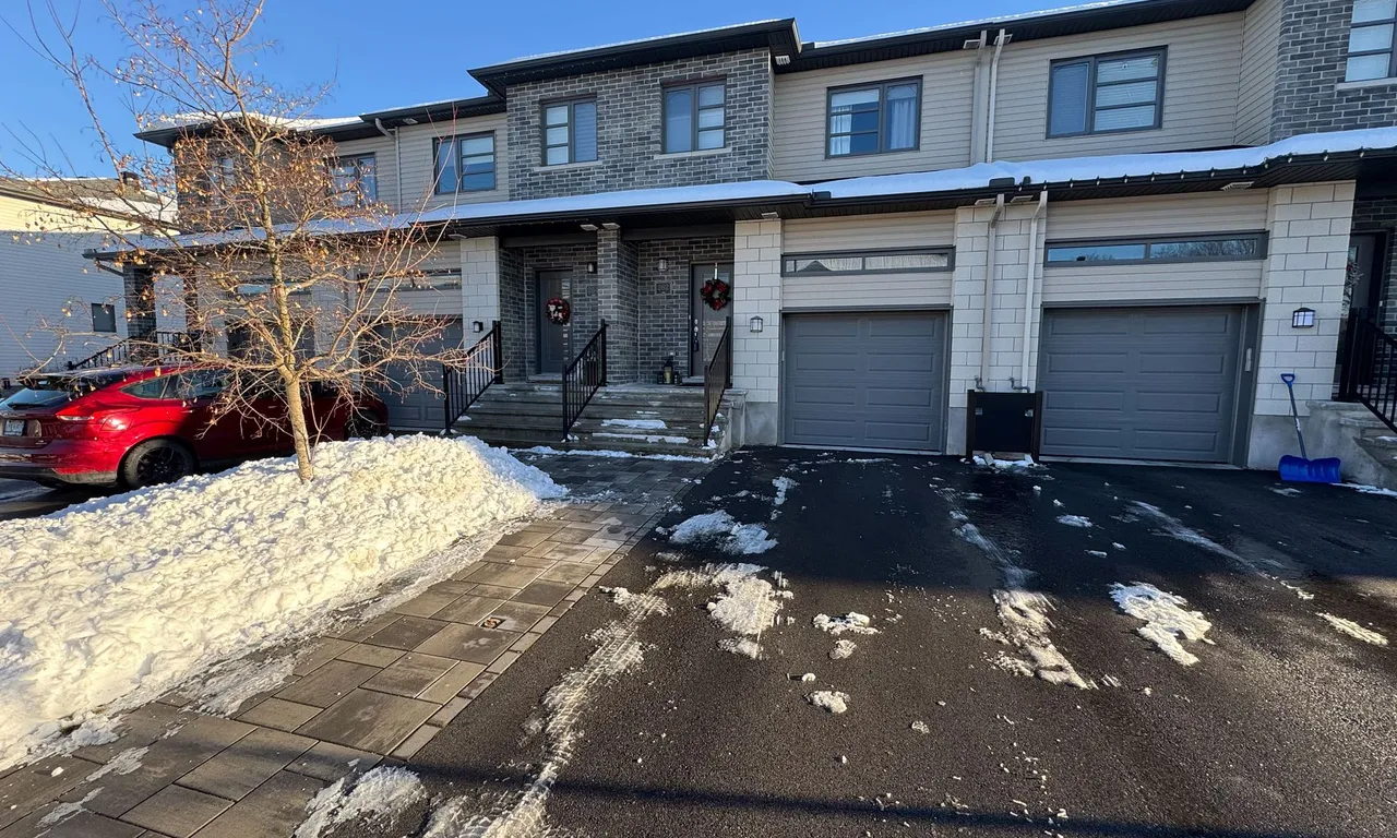 262 MUNRO St, Carleton Place, ON K7C 0P3