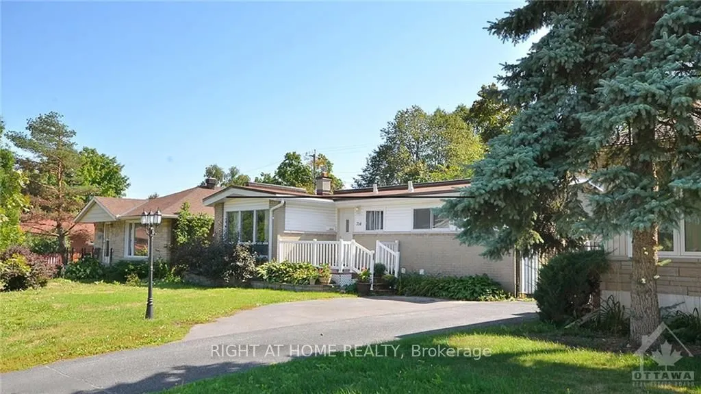 714 PLEASANT PARK Rd, Elmvale Acres and Area, ON K1G 1Y4