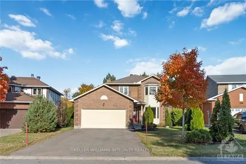 218 WALDEN Dr, Kanata, ON K2K 2K6
