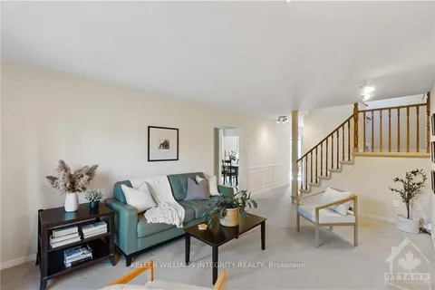 218 WALDEN Dr, Kanata, ON K2K 2K6
