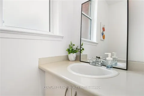 7 ARGYLE St, Renfrew, ON K7V 1T2