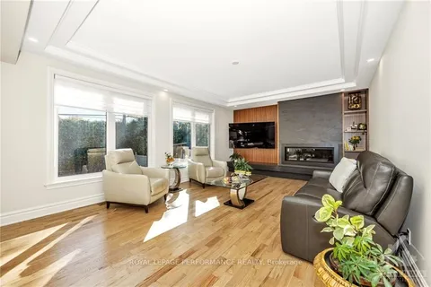 32 ARGUE Dr, Cityview - Parkwoods Hills - Rideau Shore, ON K2E 6S1