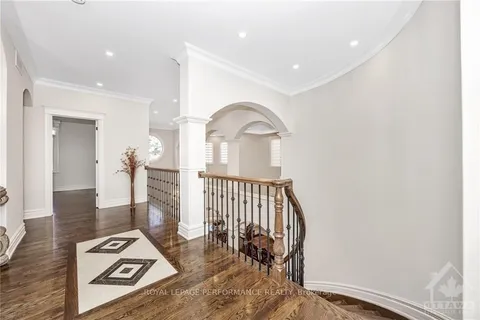 32 ARGUE Dr, Cityview - Parkwoods Hills - Rideau Shore, ON K2E 6S1