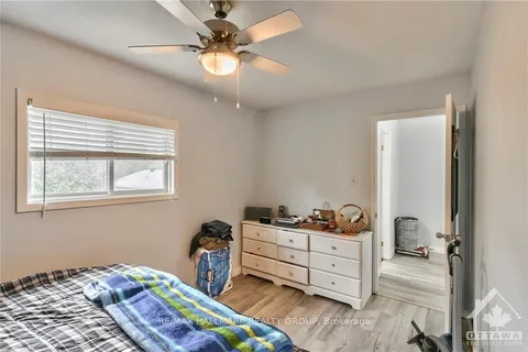 12-16 Craig St, Perth, ON K7H 3K1