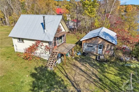 17 FISH HUT Rd, North Algona Wilberforce, ON K0J 1X0