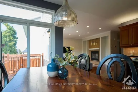 1030 GOWARD Dr, Kanata, ON K2W 1H7