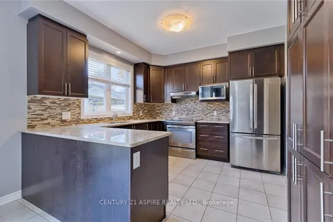 27 BEDARD Blvd, Petawawa, ON K8H 0B7