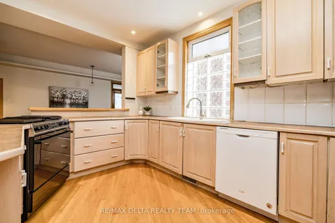 90 SPRUCE St, West Centre Town, ON K1R 6N9