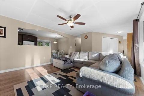 151 BANK St, Renfrew, ON K7V 2E9