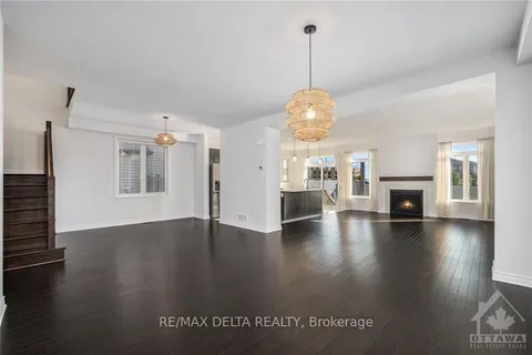 905 EMBANKMENT St, Stittsville - Munster - Richmond, ON K2V 0B9