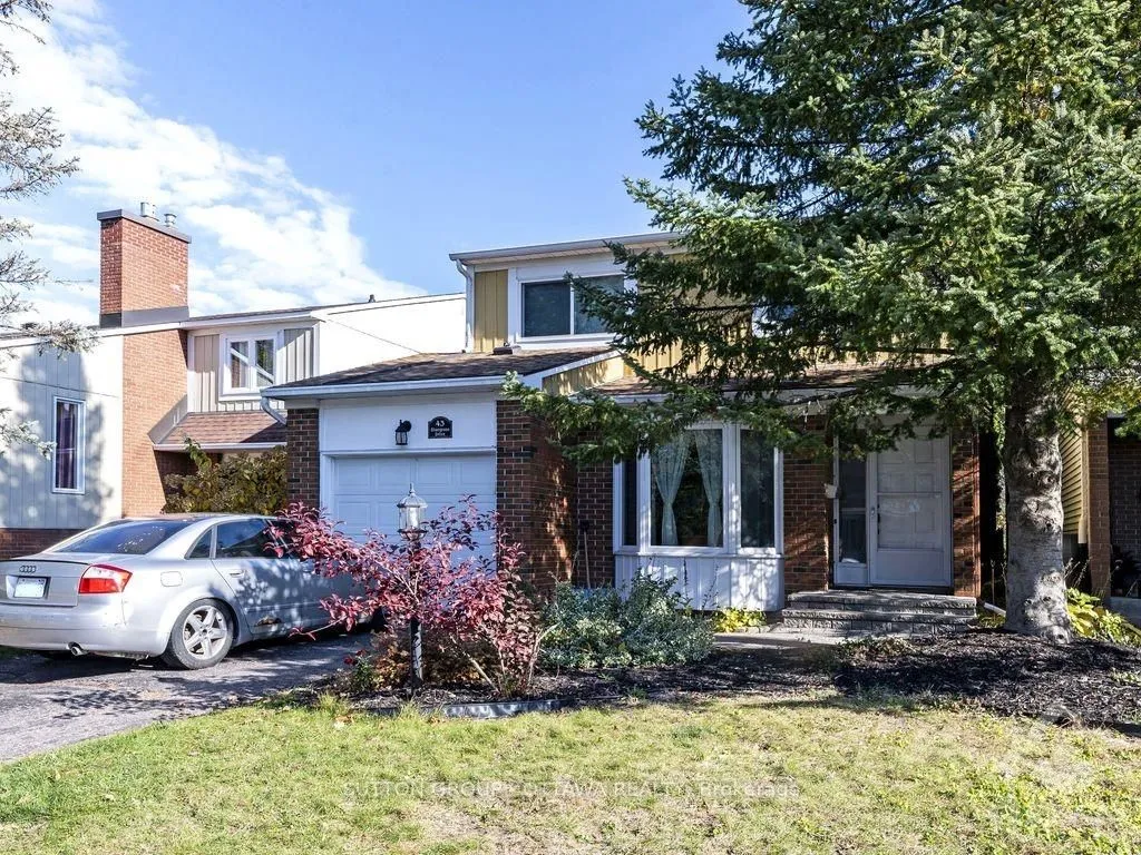 43 BLUEGRASS Dr, Kanata, ON K2M 1G2